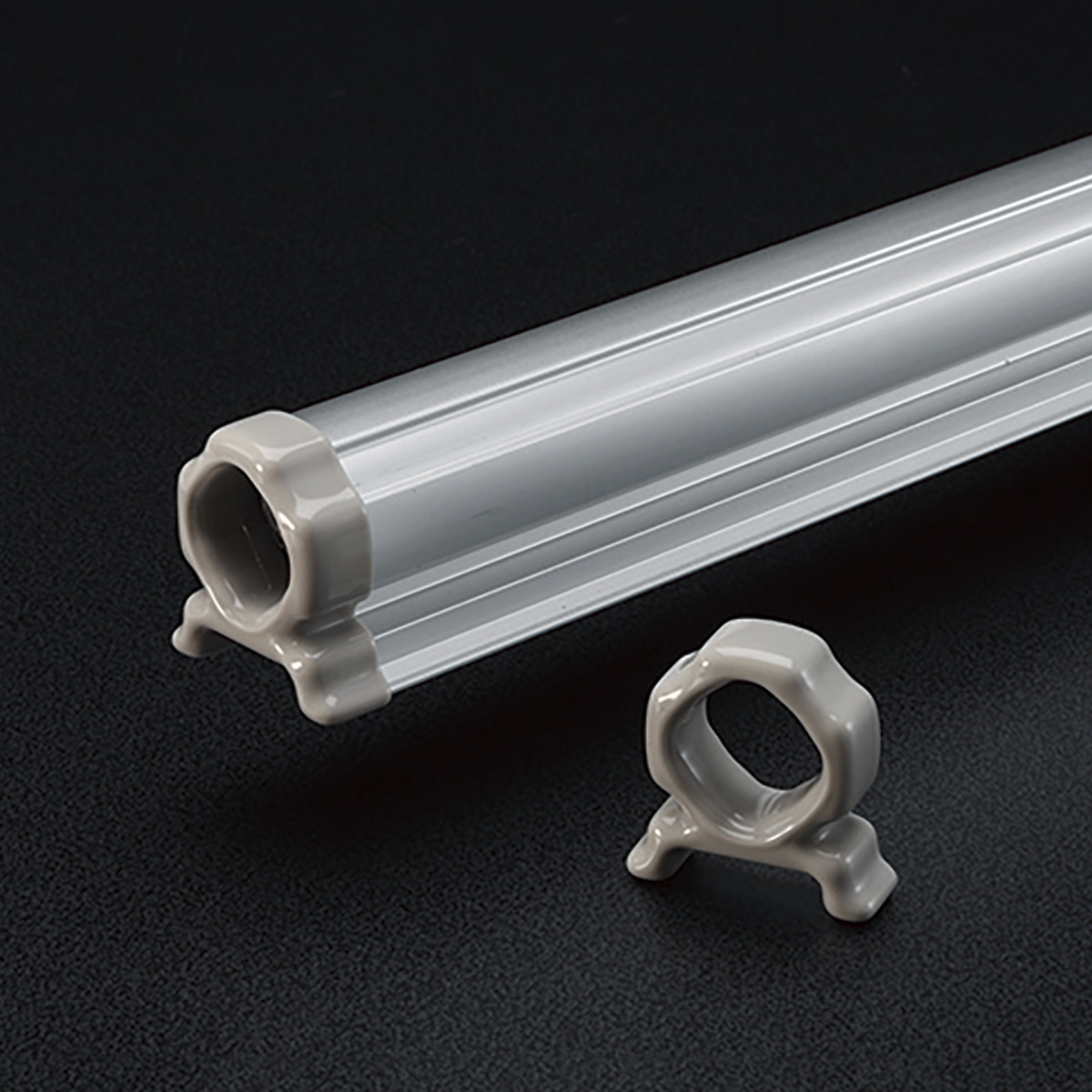 グリーンフレームDINエンドカバー